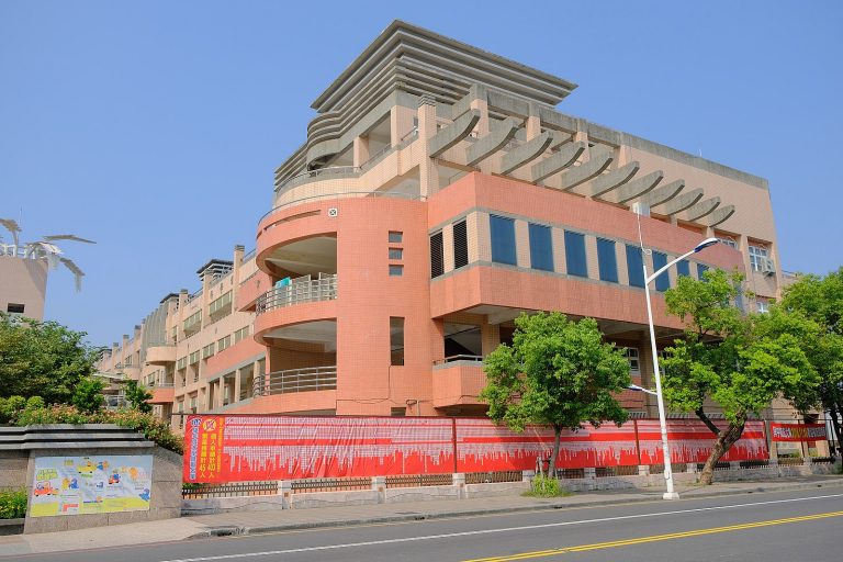Native speakers recruited to teach in Taiwan