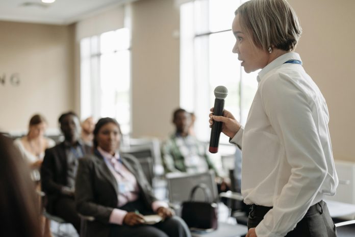 Researchers from Waseda University, Japan have found that speakers who use common, everyday expressions sound more fluent than those who rely on rare, complex words.